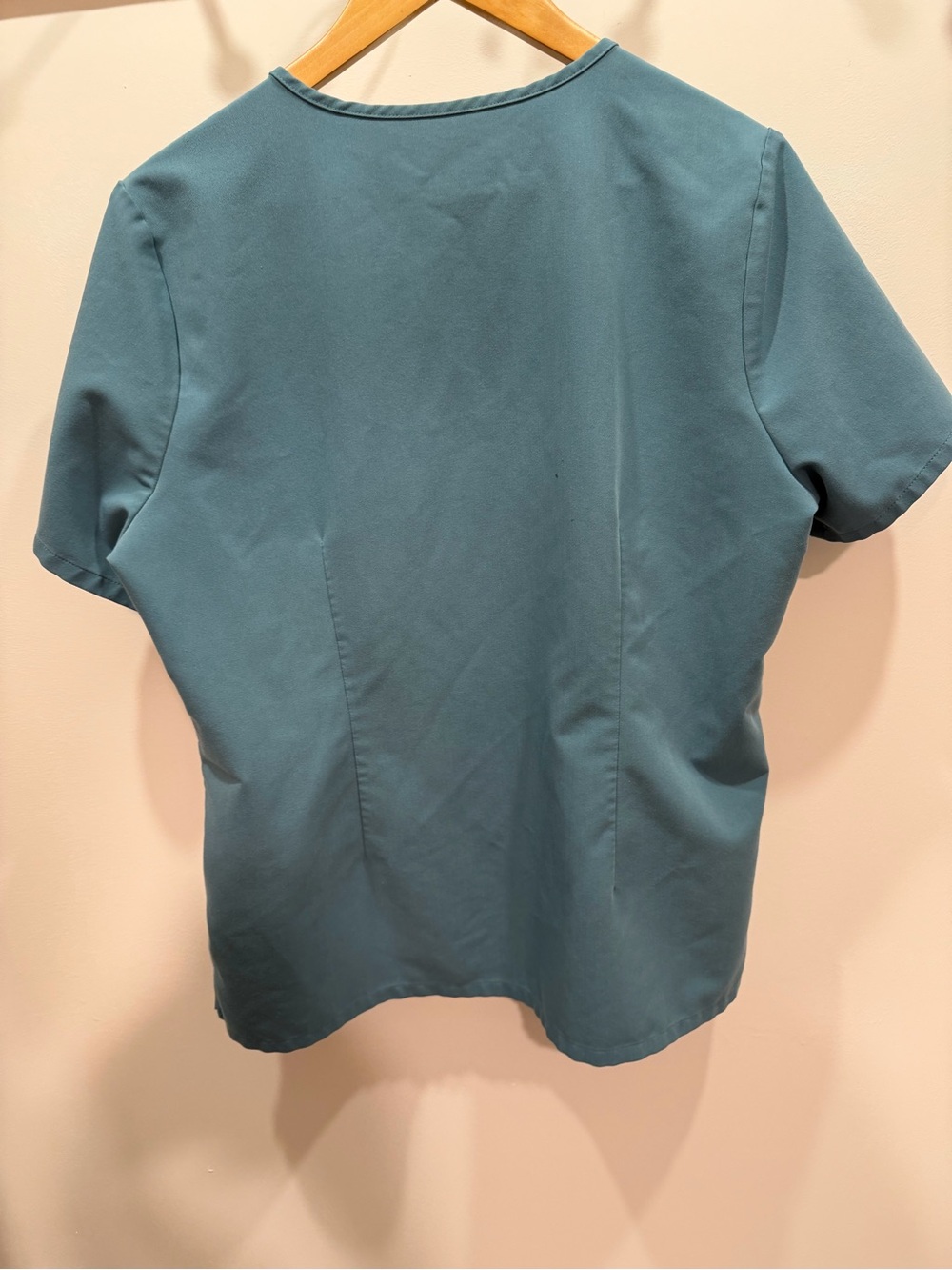 Figs Women’s Catarina Scrub Top, Hydro Green, Large - Picture 3 of 8